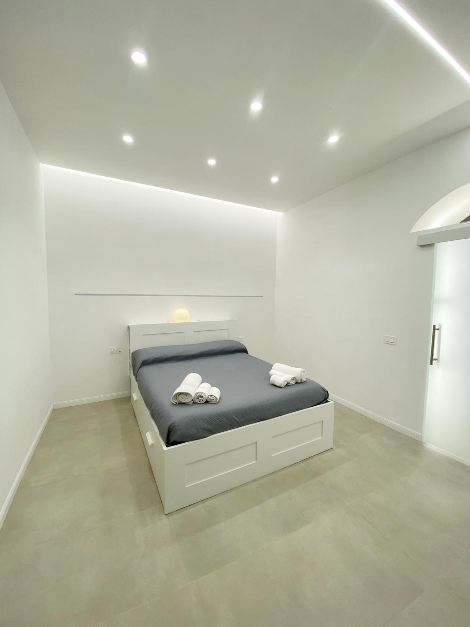 A Casa Mia Apartment Napoli Bagian luar foto