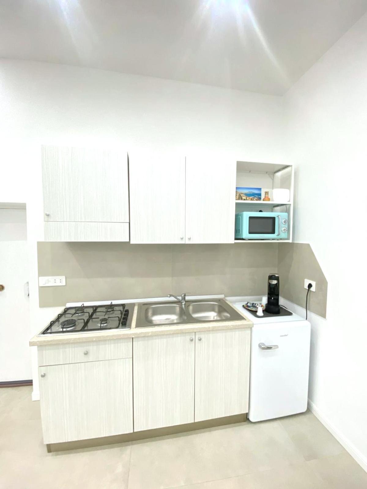 A Casa Mia Apartment Napoli Bagian luar foto